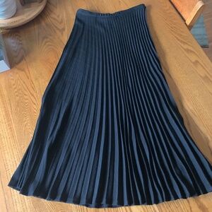 "K.d. Spring" pleated, black skirt, midi-maxi, M